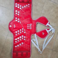 فروش هوگو تکواندو سایز ۲و ۴ودستکش وکلاه وروپایی..