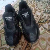 کفش فوتبالی سایز ۳۸