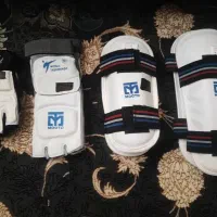 لوازم تکواندو شامل روپایی،دستکش،پابند و ساعد بند