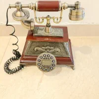 تلفن رو میزی کلاسیک و سلطنتی