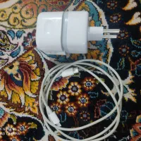 کابل یا سیم آیفون ۱۳ و آیفون ۱۷ همراه با شارژر