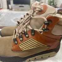 کفش کوهنوردی ارک|کیف، کفش، کمربند|صدرا-فارس, فاز ۱|دیوار