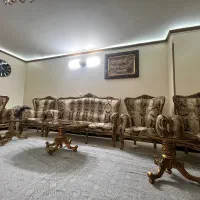 مبل سلطنتی ۹نفره با سه تا عسلی دوتا میزبان