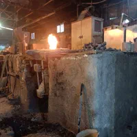 کار در کارگاه ریخته گری