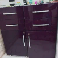 سلام میز ارایشی دو تا ویترین هایکلاس و یک اینه