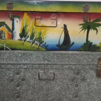 صندوق فلزی آهن سفید