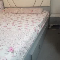 تخت خواب ، تشک و پاتختی