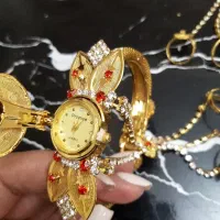ساعت مچی و مدال
