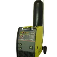 کارگر خم کار و جوشکار co2