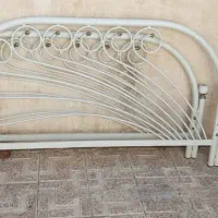 تخت خواب همراه با تشک