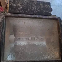 سه عدد پروژکتور بزرگ کارگاهی