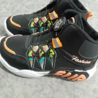 کتونی نیم بوت سایز ۳۴ بچگانه