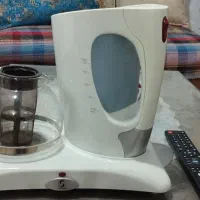 یک کتری چای ساز بدون قوری