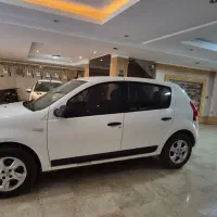 ساندرو مدل ۹۷ کم کارکرد ۱۰۳ هزارتا