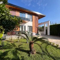 باغ-ویلا-شهرکی-در-ونوش