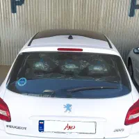 207سقف شیشه‌ای