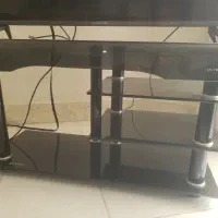 میز تلویزیون شیشه‌ای سکوریت در ملک شهر