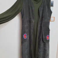 تعدادی مانتو و حریر و زیر سارافونی