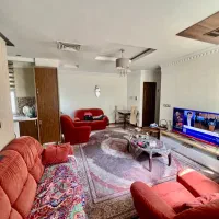 ۶۰ متر آپارتمان / خوش نقشه / ۱۱ ساله / ظفر