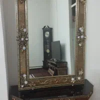 میز و آینه