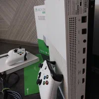Xbox one S All digital یک ترا ، دو دسته تمیز|کنسول، بازی ویدئویی و آنلاین|مشهد, جانباز|دیوار