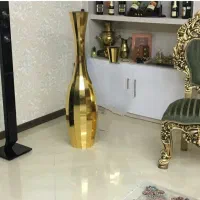 گلدان کنار سالنی