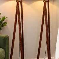 آباژور پایه چوبی ایستاده کلاهک پارچه