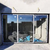 نصاب در و پنجره و نرده شیشه ای