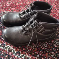 کفش کار|کیف، کفش، کمربند|بیرانوند, |دیوار