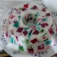 سفارش انواع ژله و دسر  پذیرفته میشود