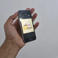 آیفون se موجوده حافظ رو ب روی دیلی مارکت