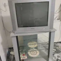 تلویزون و میز