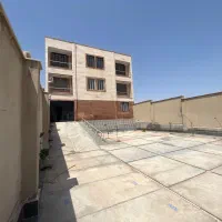 خدمتکار منزل