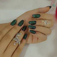 تخفیف کلیه خدمات ناخن برای تکمیل پیج کاری