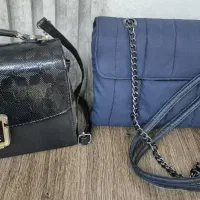 کیف و مجسمه گجی و لیوان