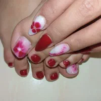 کاشت ناخن فقط ۹۰ تومان