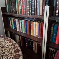 کتاب های تاریخی و شعر و رمان