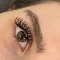 کاشت و ترمیم مژه حرفه ای با قیمت عالی