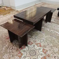 دو عدد میز عسلی وسط  در حد نو