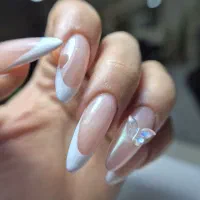 کاشت ناخن و پدیکور پا