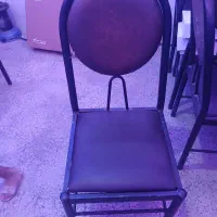 صندلی فلزی با روکش چرم