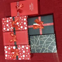 تعدادی باکس هدیه