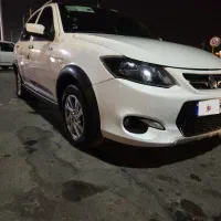 کوییک r سفید مشکی