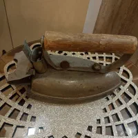 اتوی قدیمی بالای 50سال