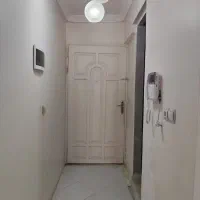 در چوبی سالم و سنگین