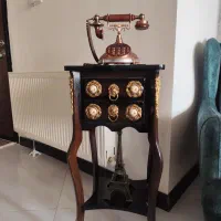 تلفن و میز تلفن