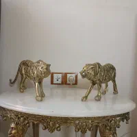 ببر ومیز برنجی