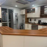 110 متر ۱۳ ساله ، سالن پرده خور