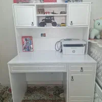 میز تحریر و کتابخانه درحد نو