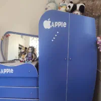 تخت و کمد و میز آینه و کتابخانه